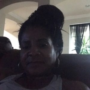 Meet your Posher, Pamela